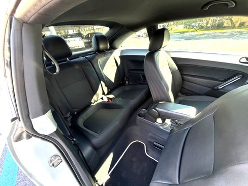 Used 2014 Volkswagen Beetle 1.8T image 10