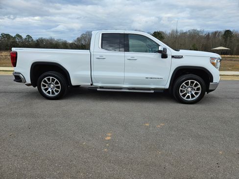 Used 2020 GMC Sierra 1500 SLE w/ SLE Value Package image 5