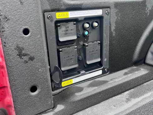 Used 2022 Ford F150 Lariat w/ Trailer Tow Package image 5