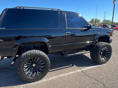 Used 1996 Chevrolet Tahoe 4WD 2-Door image 2