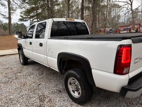 Used 2006 Chevrolet Silverado 2500 W/T w/ Heavy-Duty Power Package image 8