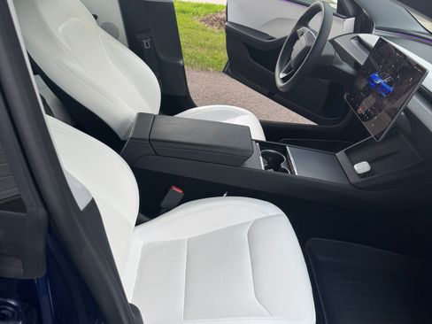Used 2025 Tesla Model 3 Long Range AWD/4WD image 6