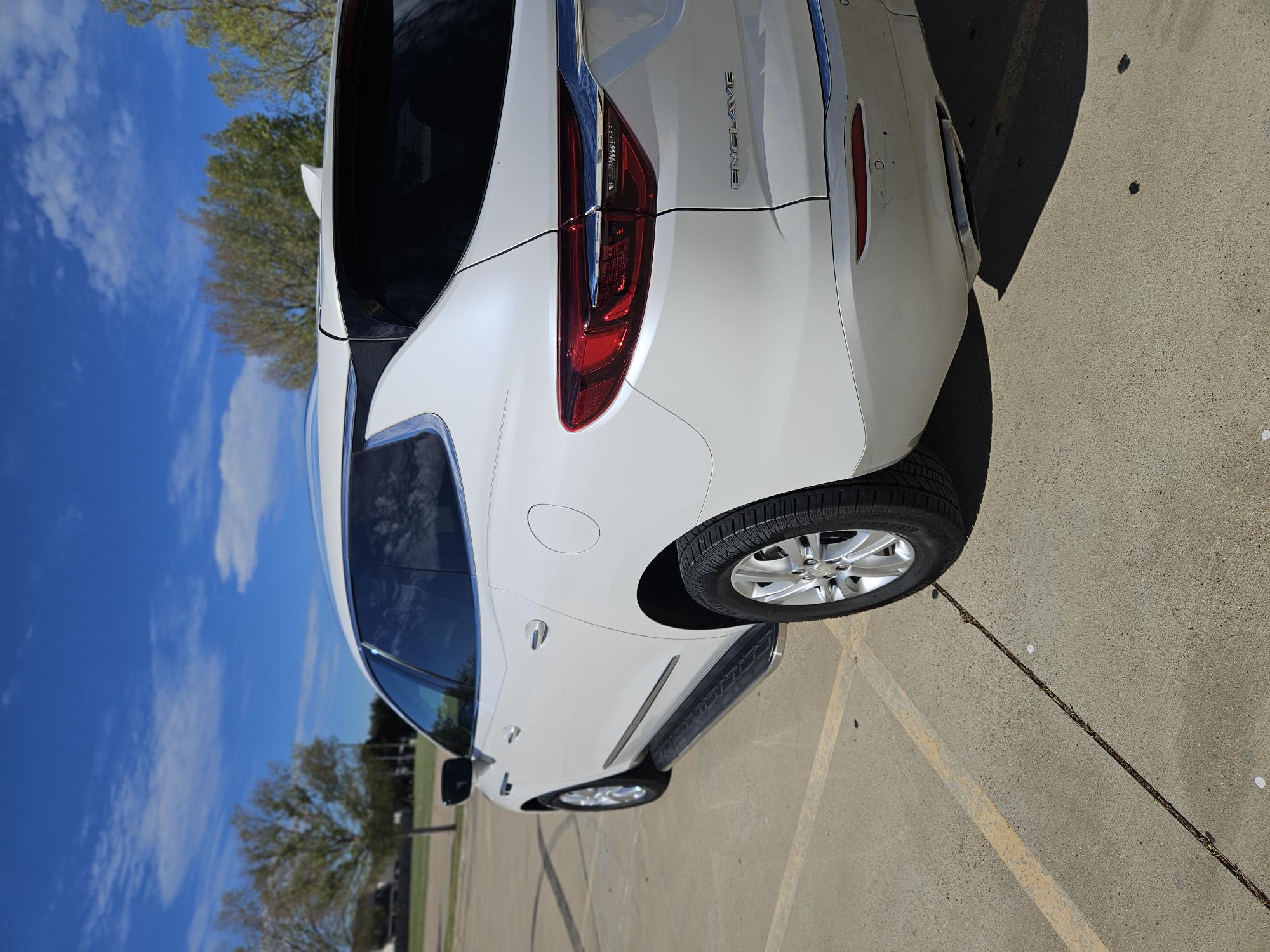 Used 2021 Buick Enclave Essence FWD image 4