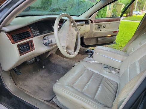 Used 1994 Cadillac De Ville Sedan FWD image 12