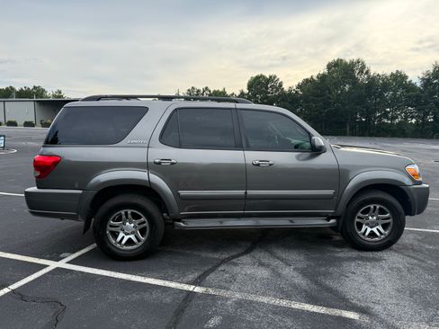 Used 2006 Toyota Sequoia Limited AWD/4WD image 8