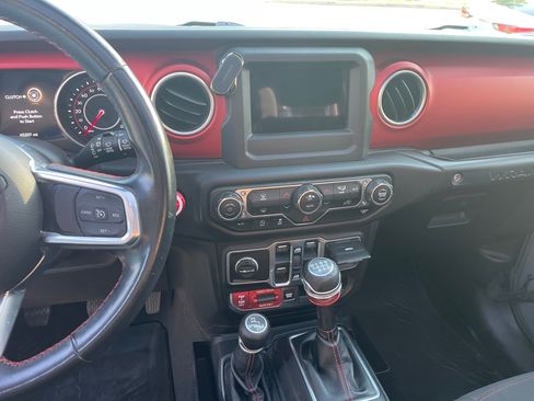 Used 2018 Jeep Wrangler Unlimited Rubicon AWD/4WD image 10
