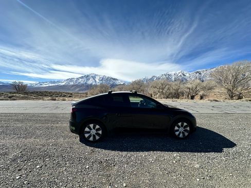 Used 2023 Tesla Model Y Long Range image 4