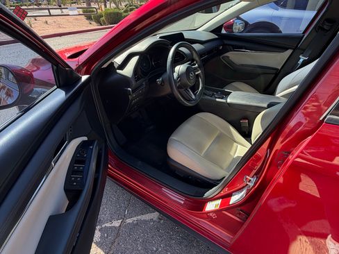 Used 2021 MAZDA MAZDA3 s image 11