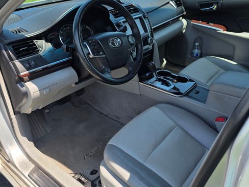 Used 2013 Toyota Camry XLE FWD image 8