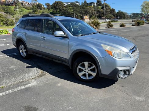 Used 2014 Subaru Outback 2.5i Limited image 5