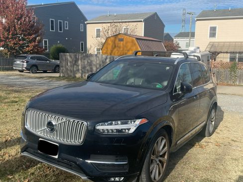 Used 2017 Volvo XC90 T6 Inscription w/ Vision Package image 1