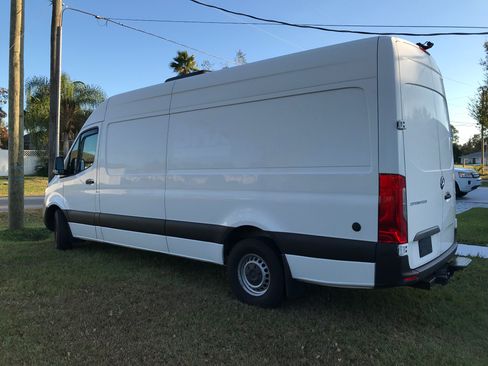 Used 2022 Mercedes-Benz Sprinter 2500 image 6