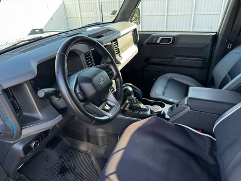 Used 2024 Ford Bronco Black Diamond image 16