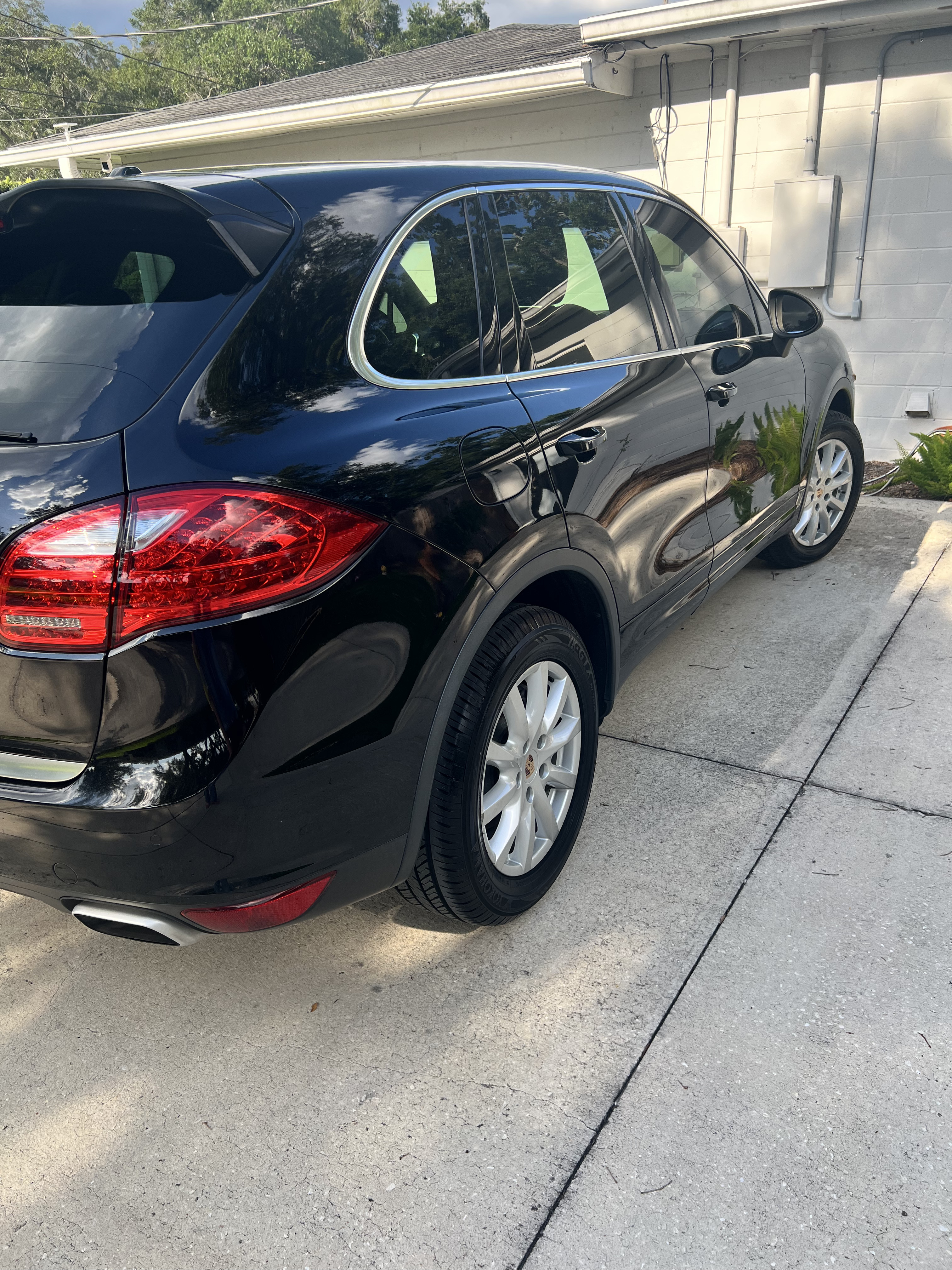 Used 2014 Porsche Cayenne AWD/4WD image 4