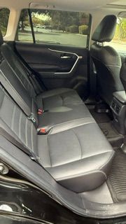 Used 2022 Toyota RAV4 XLE Premium FWD image 12