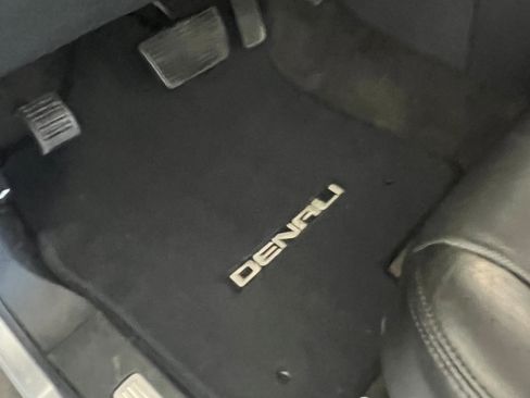 Used 2014 GMC Yukon Denali image 9