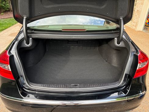 Used 2012 Hyundai Genesis 4.6 RWD image 12
