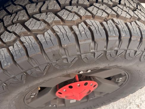 Used 2011 Jeep Wrangler Unlimited Sahara w/ Connectivity Group image 11