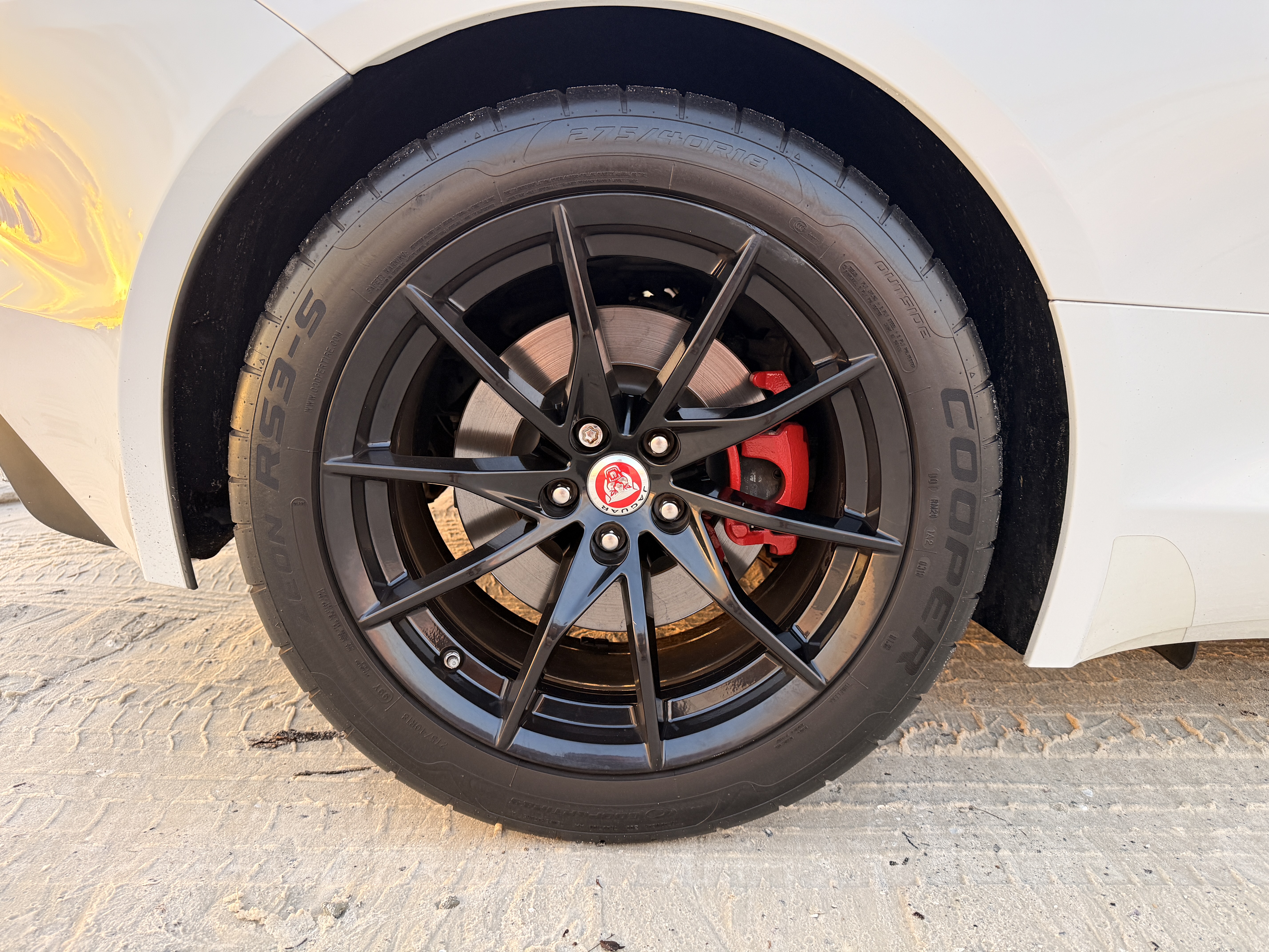 Used 2018 Jaguar F-TYPE Convertible RWD image 15