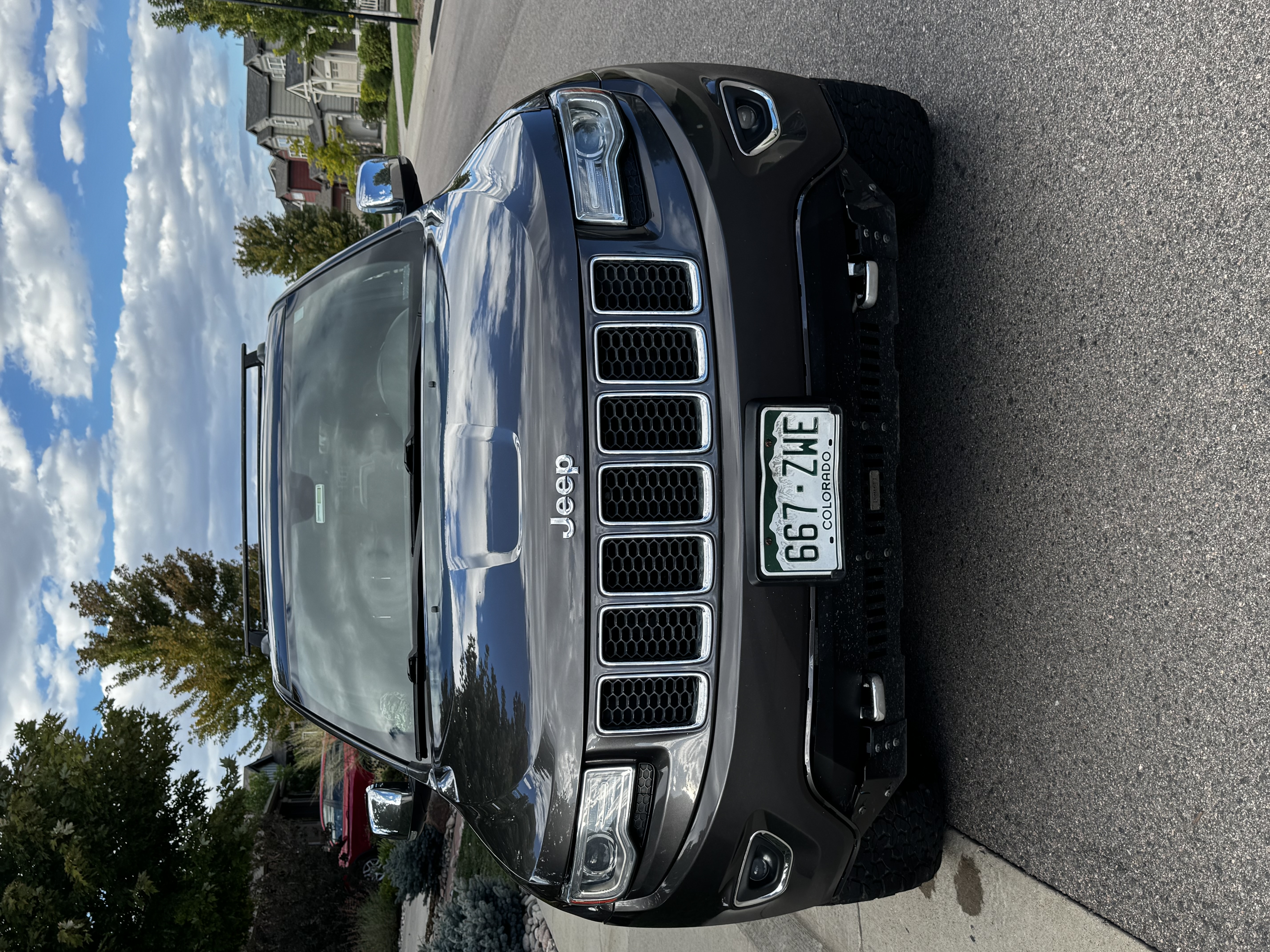 Used 2014 Jeep Grand Cherokee Overland AWD/4WD image 9