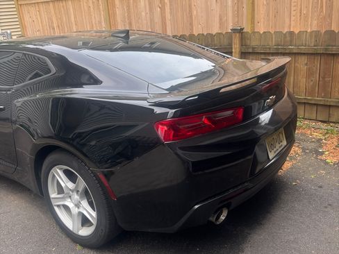 Used 2016 Chevrolet Camaro LT RWD image 8