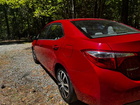 Used 2015 Toyota Corolla LE image 11