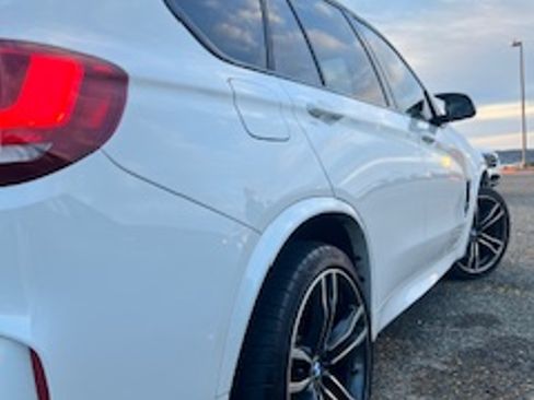 Used 2016 BMW X5 M image 11