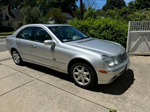 Used 2002 Mercedes-Benz C 240 Sedan image 1