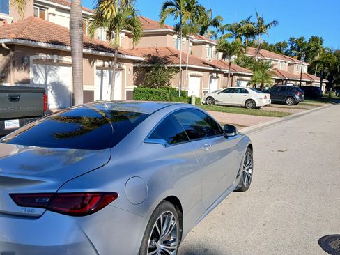 Used 2017 INFINITI Q60 2.0t w/ Cargo Package image 6