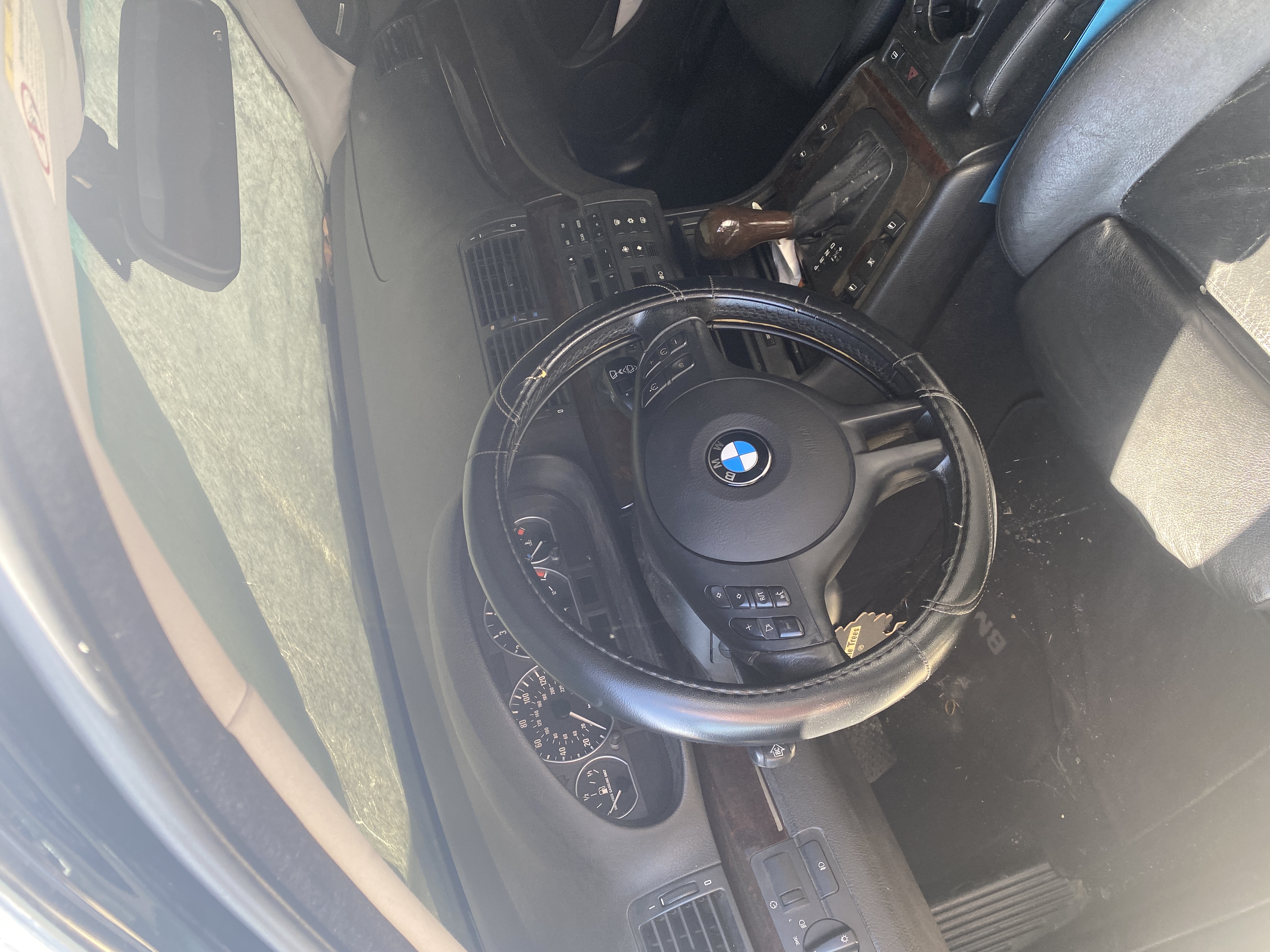 Used 2005 BMW 330i Sedan RWD image 3