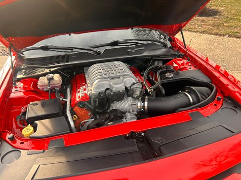 Used 2016 Dodge Challenger SRT Hellcat image 6