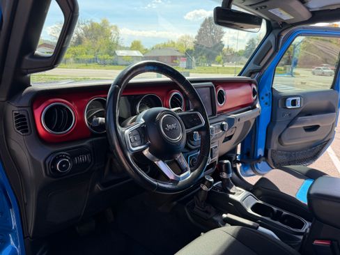 Used 2021 Jeep Wrangler Unlimited Rubicon AWD/4WD image 16