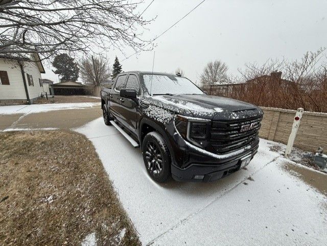 Used 2022 GMC Sierra 1500 Elevation AWD/4WD image 1