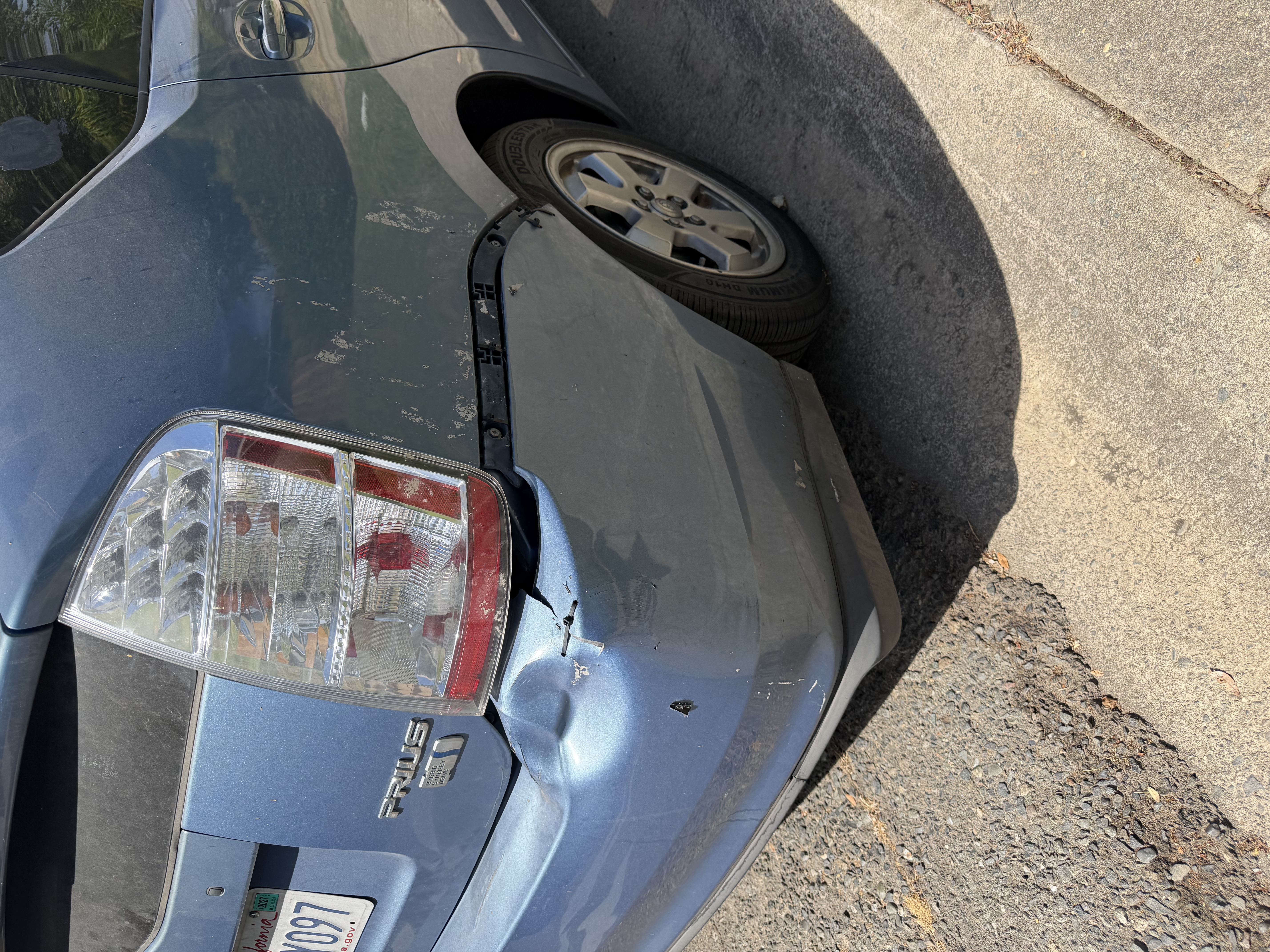 Used 2007 Toyota Prius w/ Pkg 2 FWD image 2