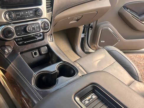 Used 2017 Chevrolet Suburban LT w/ Luxury Package image 25