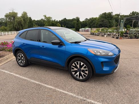 Used 2020 Ford Escape SE Sport AWD/4WD image 8