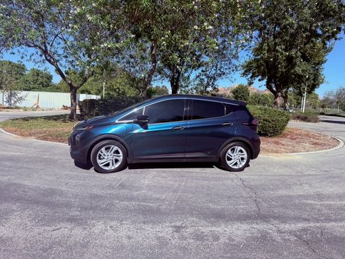 Used 2023 Chevrolet Bolt LT w/ Driver Confidence Package FWD image 9