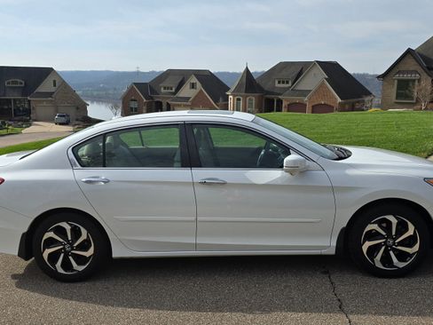 Used 2016 Honda Accord EX-L image 2