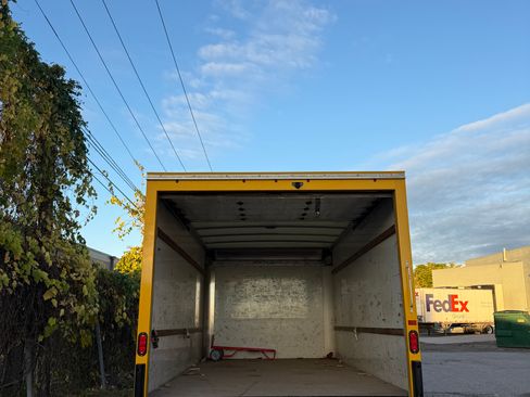 Used 2020 GMC Savana 3500 Extended w/ Driver Convenience Package image 6