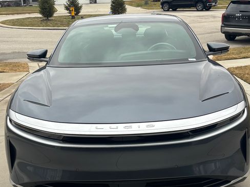 Used 2023 Lucid Air Pure image 2