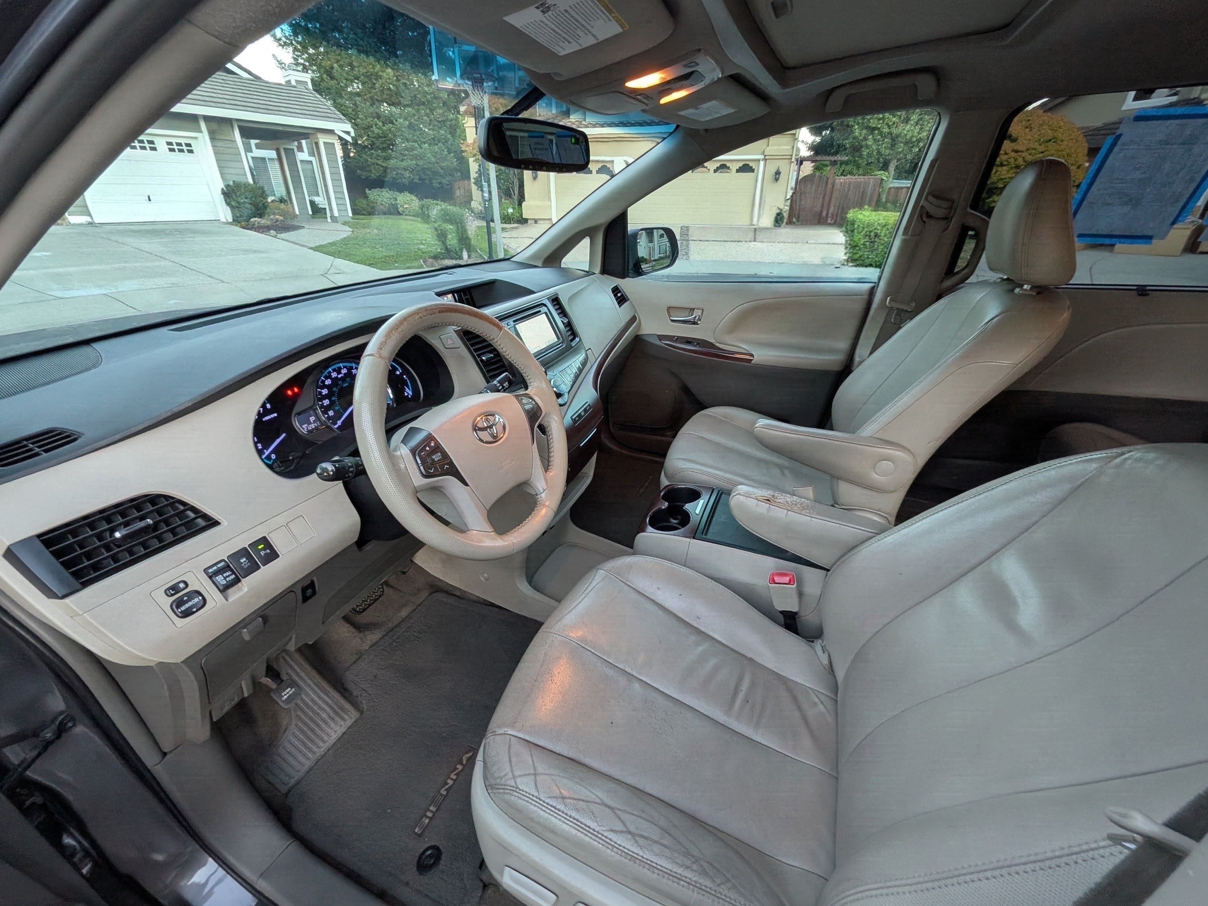 Used 2013 Toyota Sienna XLE FWD image 16