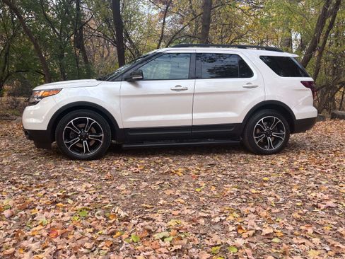 Used 2015 Ford Explorer Sport w/ Equipment Group 401A image 8