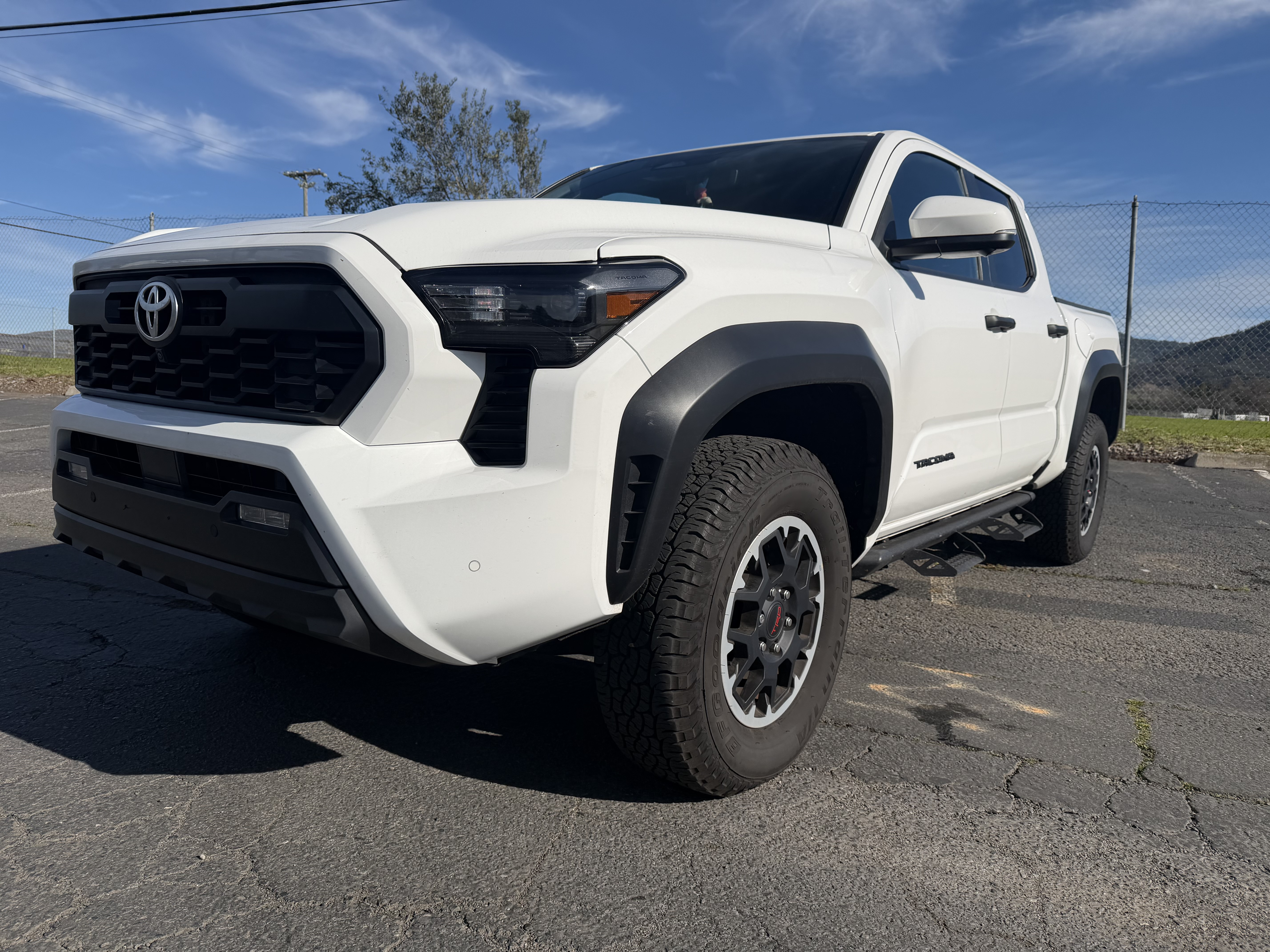 Used 2024 Toyota Tacoma TRD Off-Road w/ TRD Off Road Premium Package AWD/4WD image 2