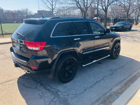 Used 2013 Jeep Grand Cherokee Overland w/ Advance Technology Group AWD/4WD image 8