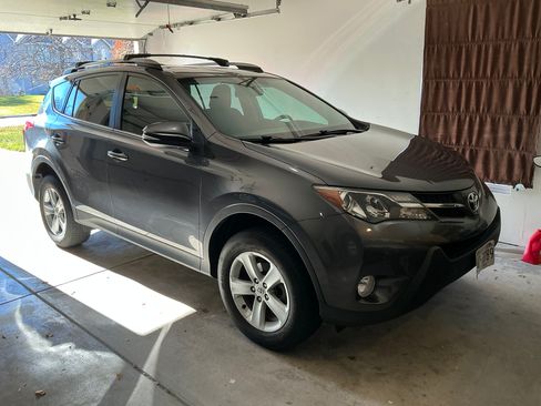 Used 2013 Toyota RAV4 XLE image 14