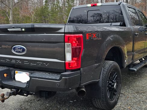 Used 2019 Ford F250 Lariat image 13