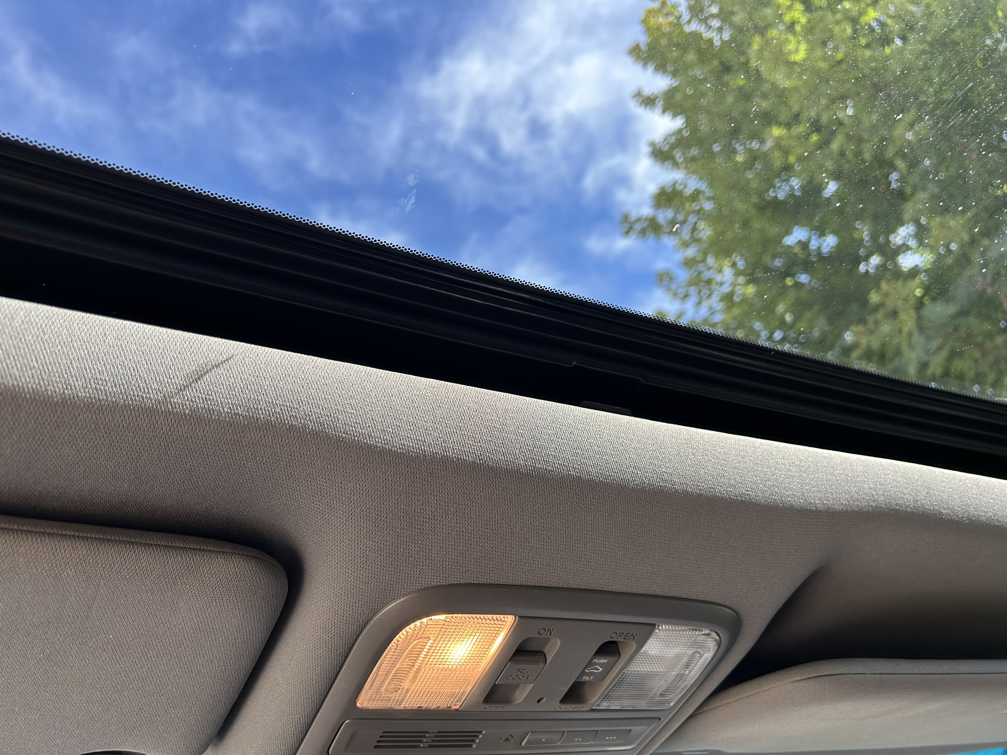 Used 2012 Honda Pilot Touring image 19