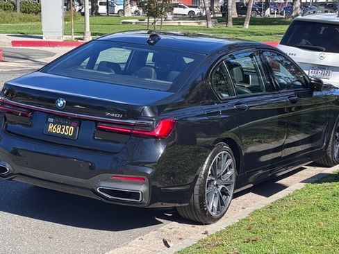 Used 2020 BMW 740i w/ M Sport Package image 5