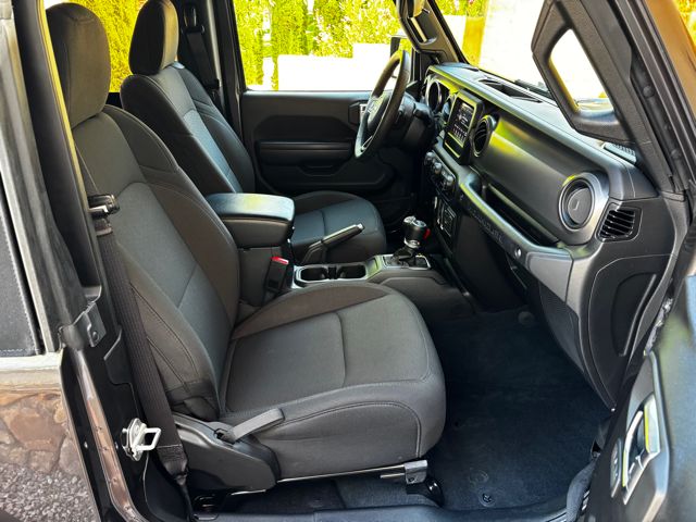 Used 2023 Jeep Wrangler Sport AWD/4WD image 11