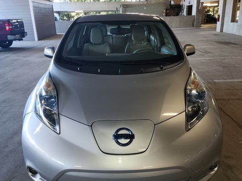 Used 2012 Nissan Leaf SL image 11
